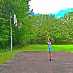 Meet your Posher, Olivia